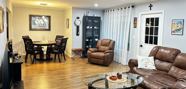 301 Pine Ridge Circle C-2, Greenacres, FL 33463