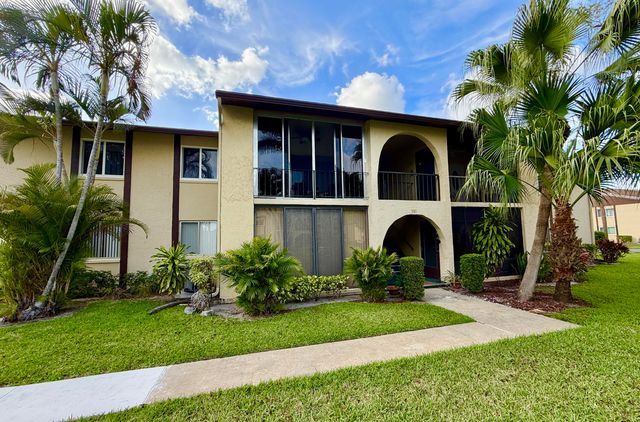 301 Pine Ridge Circle C-2, Greenacres, FL 33463
