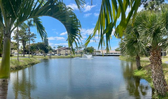 301 Pine Ridge Circle C-2, Greenacres, FL 33463