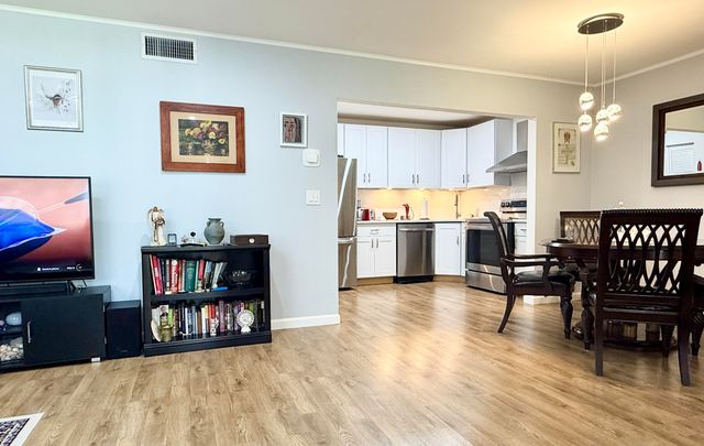 301 Pine Ridge Circle C-2, Greenacres, FL 33463