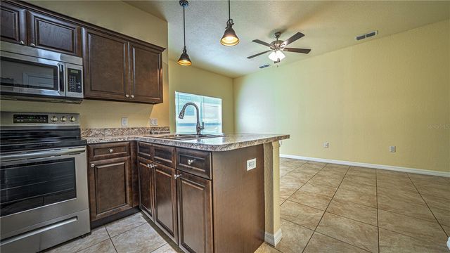 1404 NW 18TH AVENUE, Ocala, FL 34475