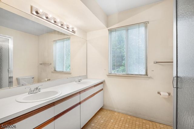 228 Drake Ln 228, Roxbury Twp., NJ 07852