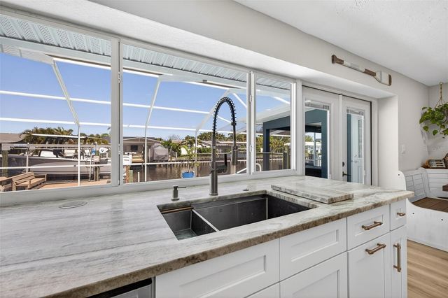 1435 48TH AVENUE NE, St Petersburg, FL 33703