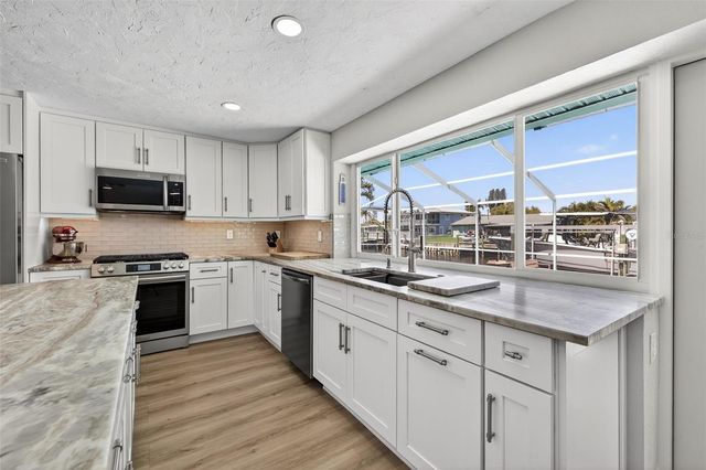 1435 48TH AVENUE NE, St Petersburg, FL 33703