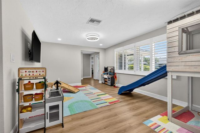 1435 48TH AVENUE NE, St Petersburg, FL 33703