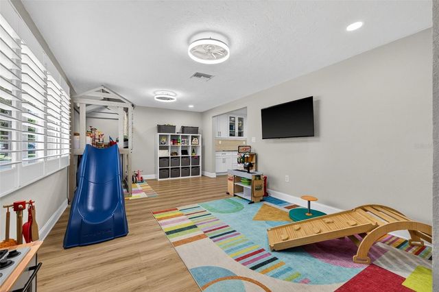 1435 48TH AVENUE NE, St Petersburg, FL 33703