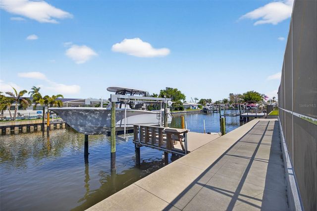 1435 48TH AVENUE NE, St Petersburg, FL 33703