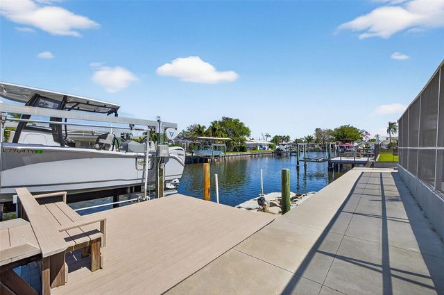 1435 48TH AVENUE NE, St Petersburg, FL 33703