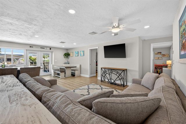 1435 48TH AVENUE NE, St Petersburg, FL 33703