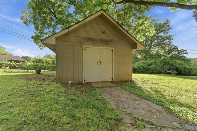 2217 Barrywood Circle NW, Huntsville, AL 35810