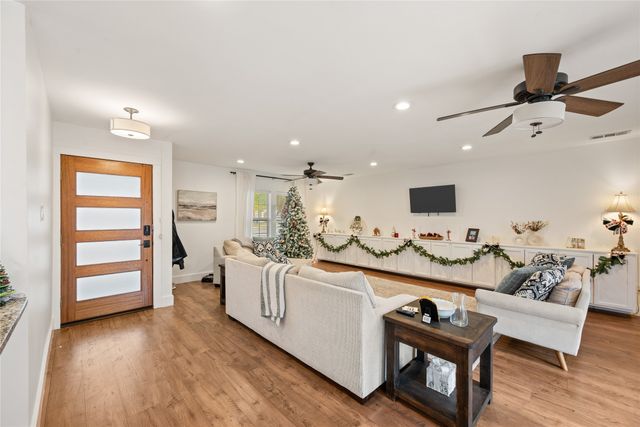 3454 Cloverdale Lane, Farmers Branch, TX 75234