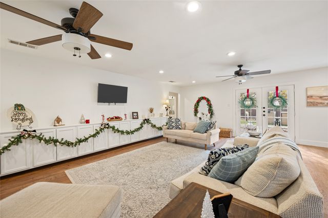 3454 Cloverdale Lane, Farmers Branch, TX 75234