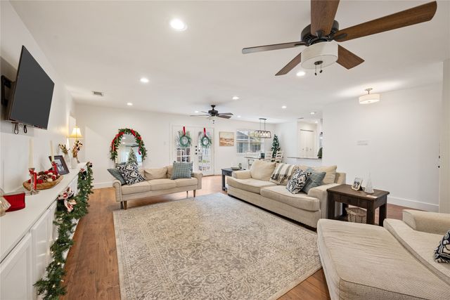 3454 Cloverdale Lane, Farmers Branch, TX 75234