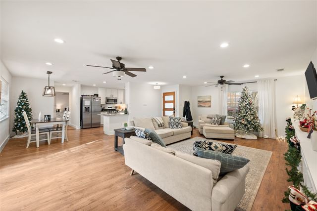 3454 Cloverdale Lane, Farmers Branch, TX 75234