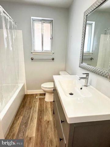 1054 BRADFORD DR, Williamstown, NJ 08094