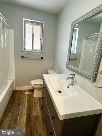 1054 BRADFORD DR, Williamstown, NJ 08094