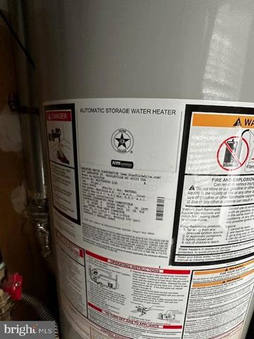 1054 BRADFORD DR, Williamstown, NJ 08094