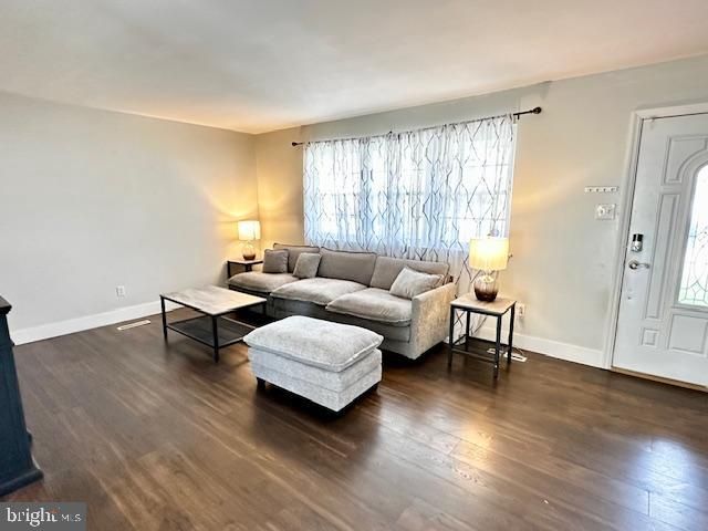 1054 BRADFORD DR, Williamstown, NJ 08094