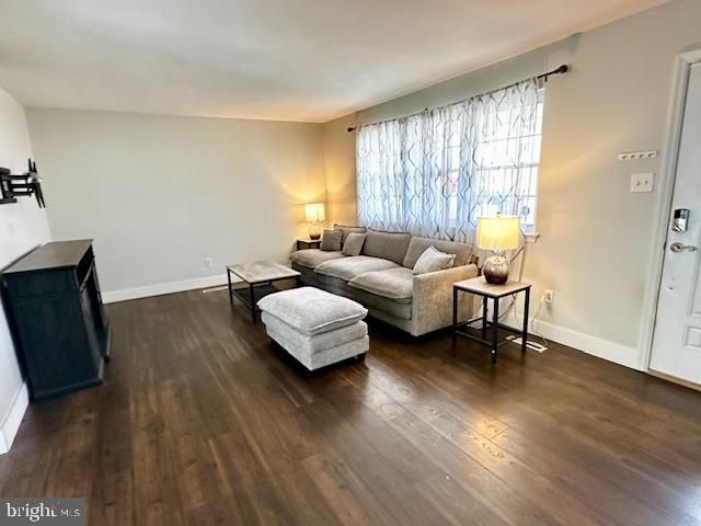 1054 BRADFORD DR, Williamstown, NJ 08094