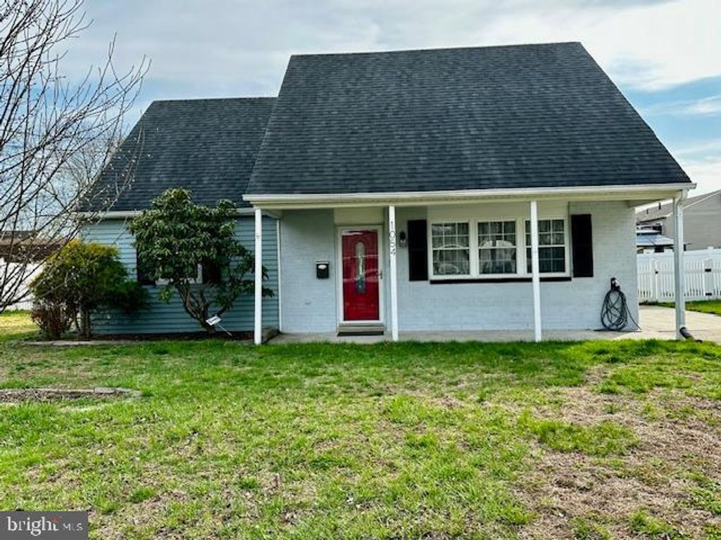 1054 BRADFORD DR, Williamstown, NJ 08094