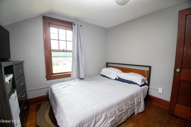 338 Riverbend Road, Troy, NY 12182