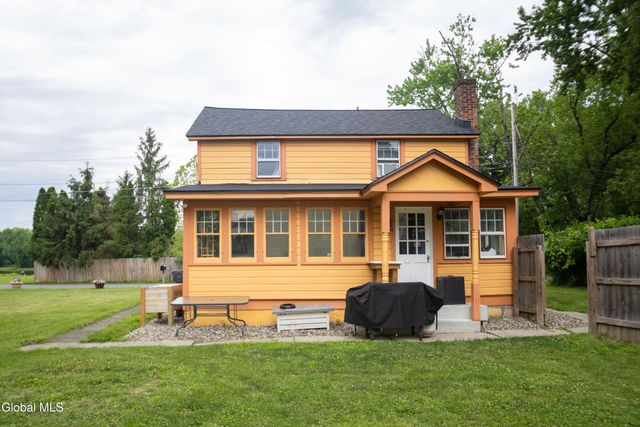 338 Riverbend Road, Troy, NY 12182
