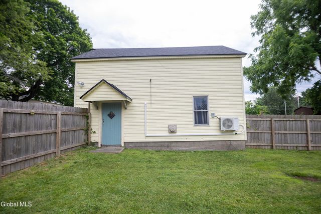338 Riverbend Road, Troy, NY 12182