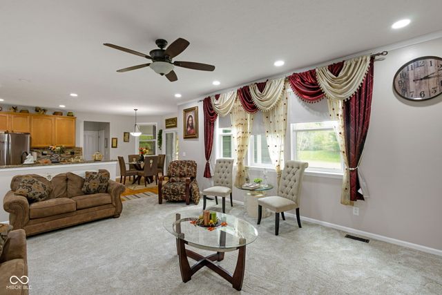 525 Viburnum Run, Westfield, IN 46074