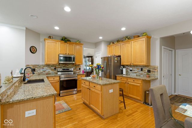 525 Viburnum Run, Westfield, IN 46074