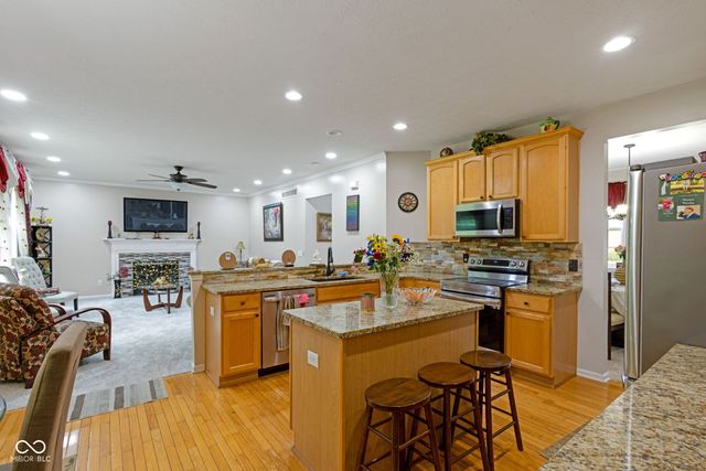 525 Viburnum Run, Westfield, IN 46074