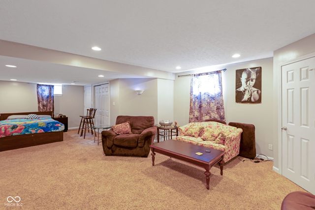 525 Viburnum Run, Westfield, IN 46074