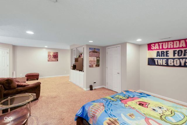 525 Viburnum Run, Westfield, IN 46074