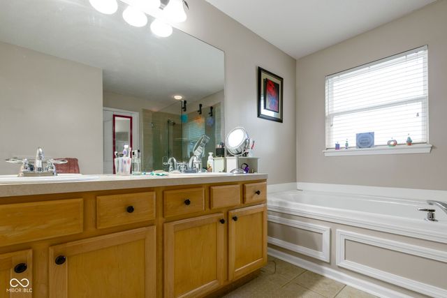 525 Viburnum Run, Westfield, IN 46074