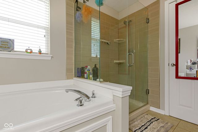 525 Viburnum Run, Westfield, IN 46074