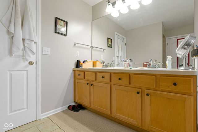 525 Viburnum Run, Westfield, IN 46074