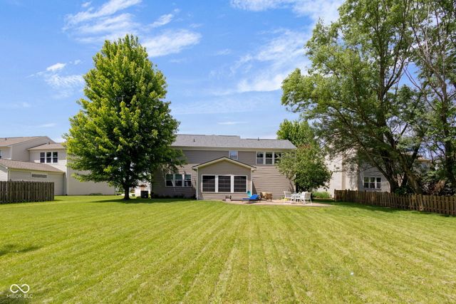 525 Viburnum Run, Westfield, IN 46074