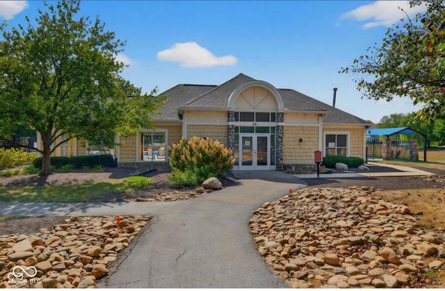 525 Viburnum Run, Westfield, IN 46074