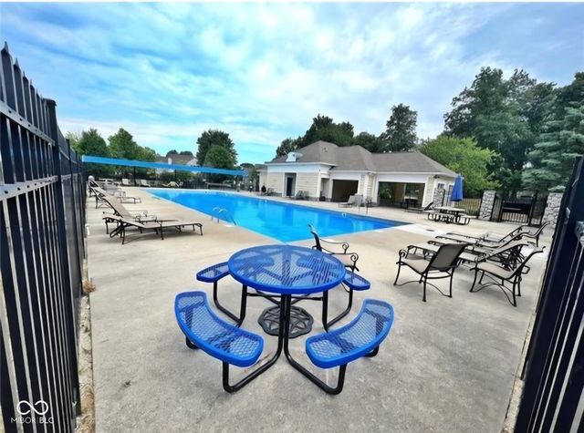525 Viburnum Run, Westfield, IN 46074