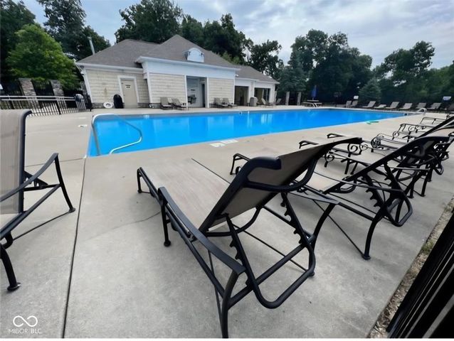 525 Viburnum Run, Westfield, IN 46074