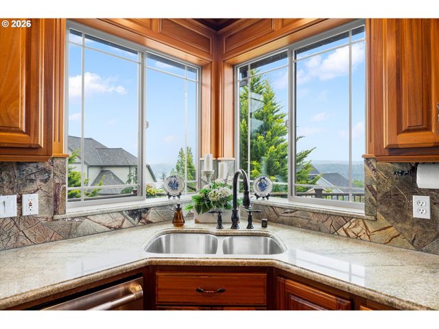 620 Waters Watch Rd, Kalama, WA 98625