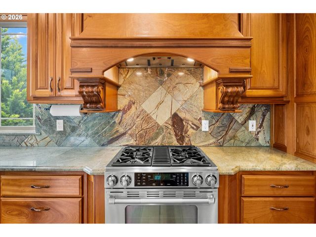 620 Waters Watch Rd, Kalama, WA 98625