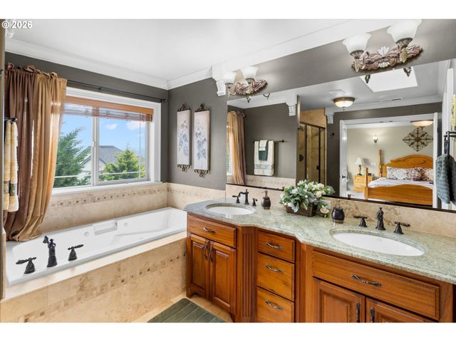 620 Waters Watch Rd, Kalama, WA 98625
