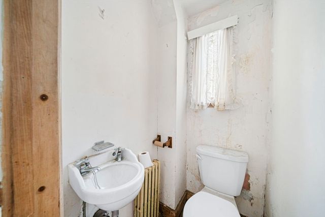 9 Barnes Rd, Hingham, MA 02043