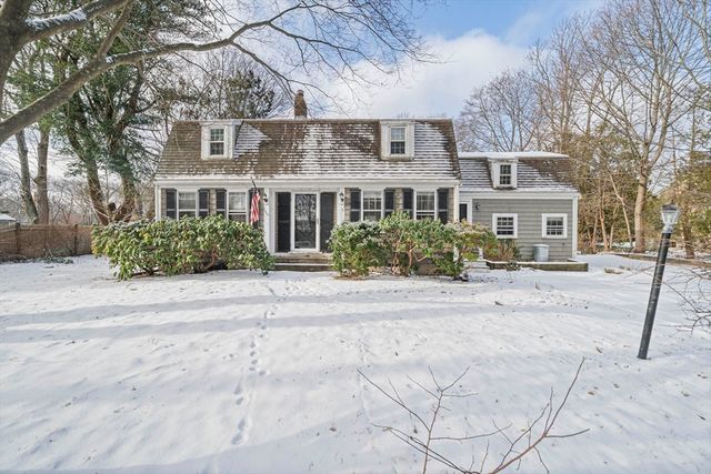 9 Barnes Rd, Hingham, MA 02043