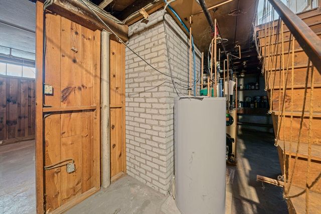 9 Barnes Rd, Hingham, MA 02043