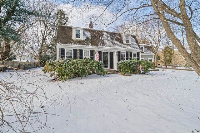 9 Barnes Rd, Hingham, MA 02043