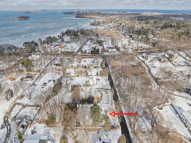 9 Barnes Rd, Hingham, MA 02043