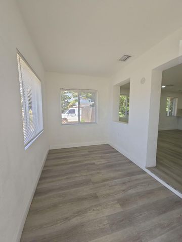 4819 SW 22nd Street, West Park, FL 33023
