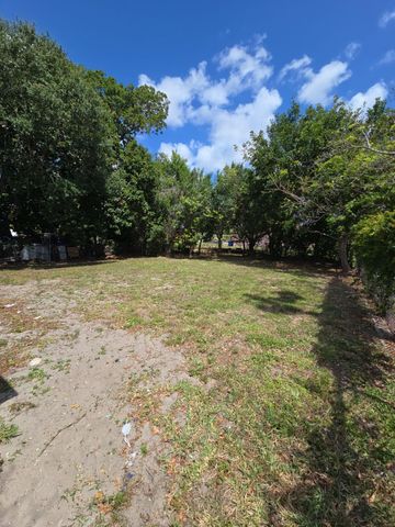 4819 SW 22nd Street, West Park, FL 33023