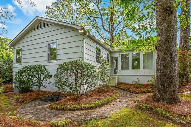 408 Burkewood Drive, Winston-salem, NC 27104